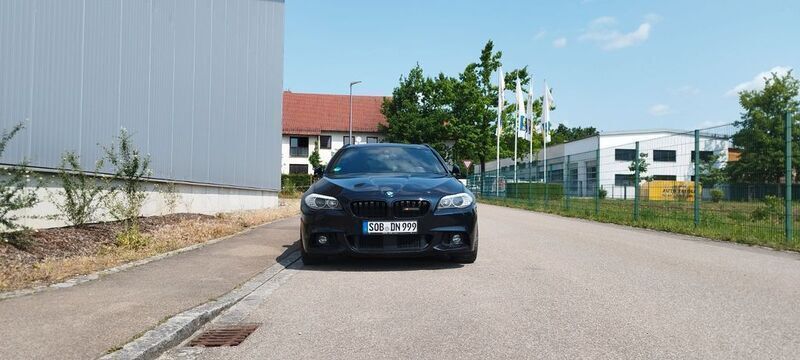 Blau Gebraucht 2012 BMW 530 M Sport Kombi | 9.500 € (Fairer Preis) - Bild 1/4