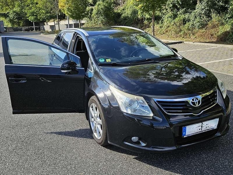 Schwarz Gebraucht 2009 Toyota Avensis Sol Kombi | 4.200 € (Guter Preis) - Bild 1/4