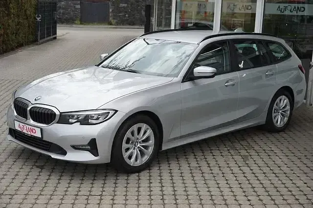 Gebraucht BMW 320 Advantage 190 PS (139 kW) 2020 Silber Limousine