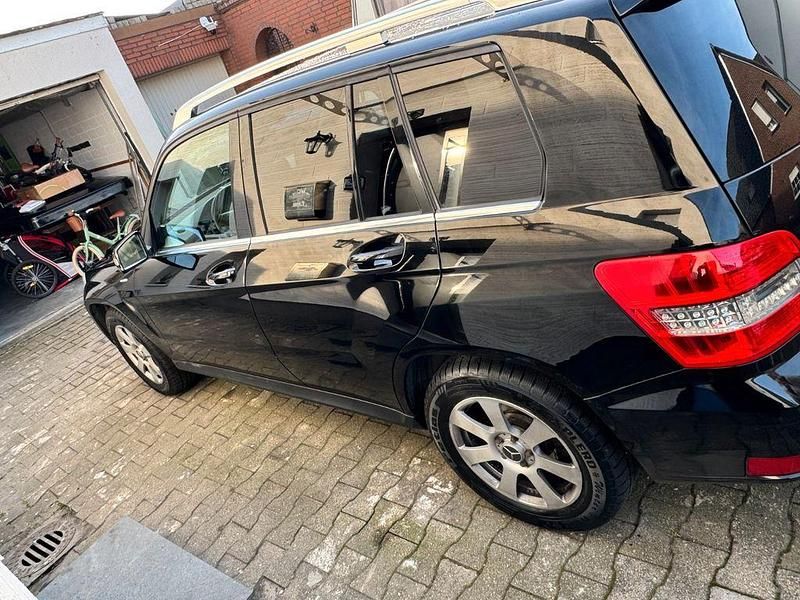 Gebraucht Mercedes GLK250 204 PS (150 kW) 2011 Schwarz SUV