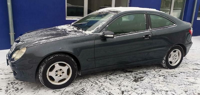 Gebraucht Mercedes C200 122 PS (89 kW) 2009 Schwarz Coupé