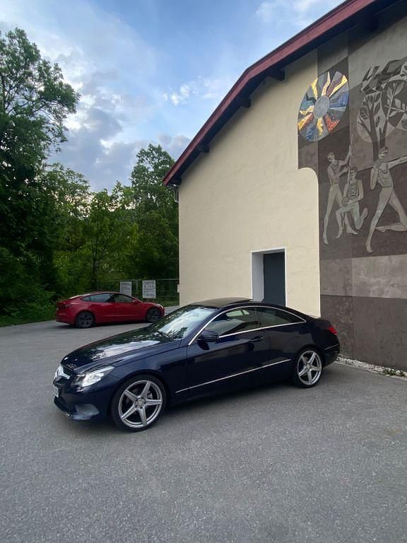 Blau Gebraucht 2013 Mercedes E200 Coupé | 17.199 € (Fairer Preis) - Bild 1/4