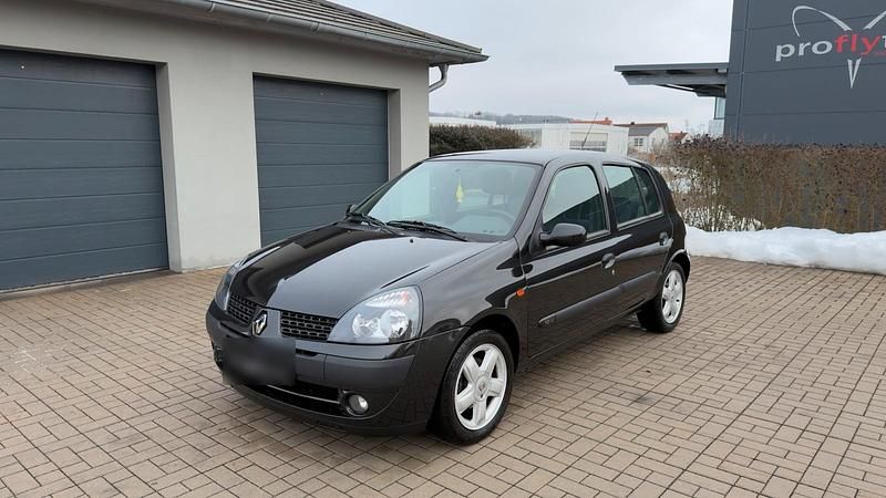 Gebraucht Renault Clio II 75 PS (55 kW) 2003 Schwarz Kleinwagen