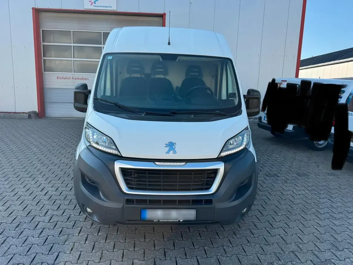 Gebraucht Peugeot Boxer 163 PS (119 kW) 2017 Weiß Van