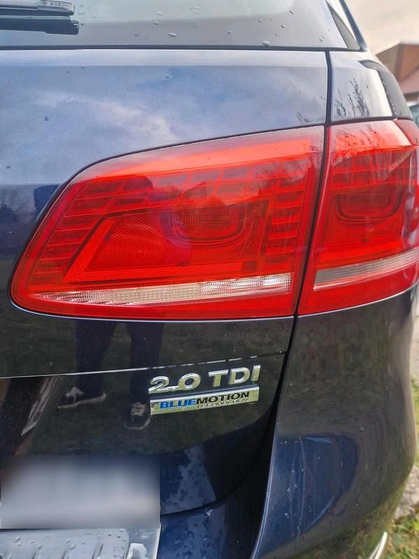 Gebraucht VW Passat 140 PS (102 kW) 2011 Blau Kombi