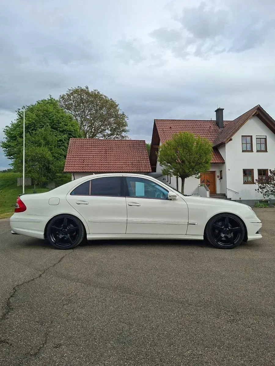 Gebraucht Mercedes E350 Avantgarde 272 PS (200 kW) 2008 Weiß Limousine