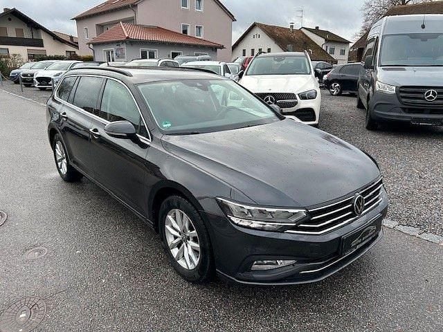 Grau Gebraucht 2021 VW Passat Business Kombi | 20.990 € (Guter Preis) - Bild 1/4