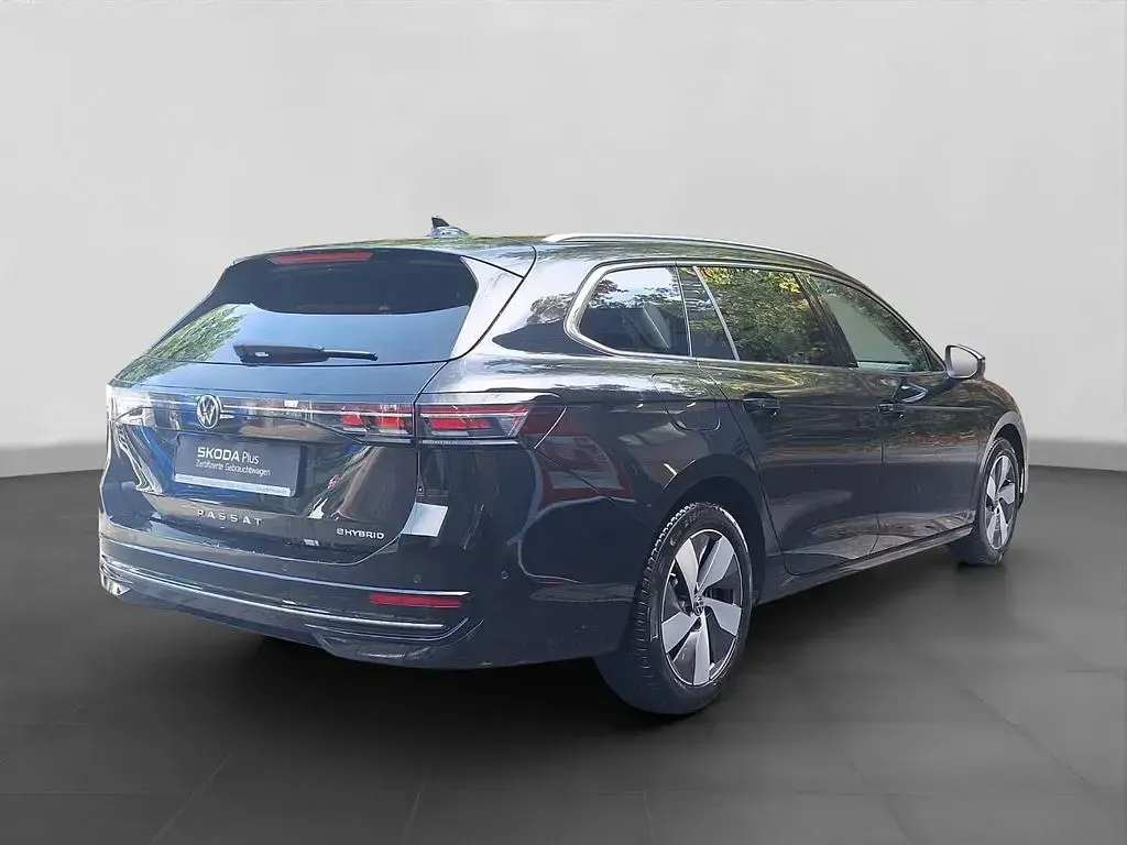 Gebraucht VW Passat Elegance 272 PS (200 kW) 2025 Schwarz Kombi