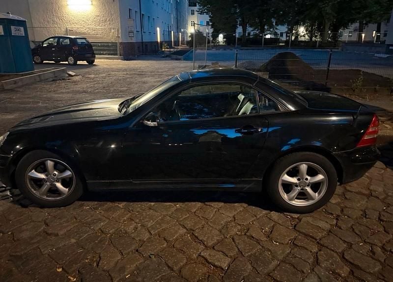 Gebraucht Mercedes SLK200 163 PS (119 kW) 2000 Schwarz Cabrio