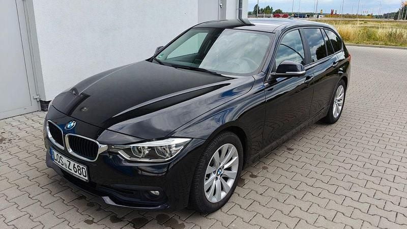Schwarz Gebraucht 2016 BMW 318 Advantage Kombi | 13.500 € (Fairer Preis) - Bild 1/4
