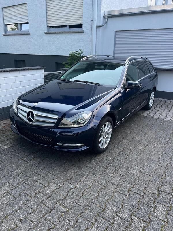 Blau Gebraucht 2011 Mercedes C200 Avantgarde Kombi | 9.700 € (Fairer Preis) - Bild 1/4