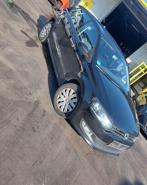 Schwarz Gebraucht 2010 VW Polo Comfortline Limousine | 2.999 € (Superpreis) - Bild 1/4