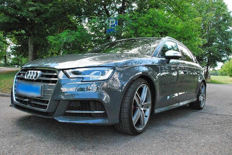 Gebraucht Audi S3 300 PS (220 kW) 2019 Grau Limousine