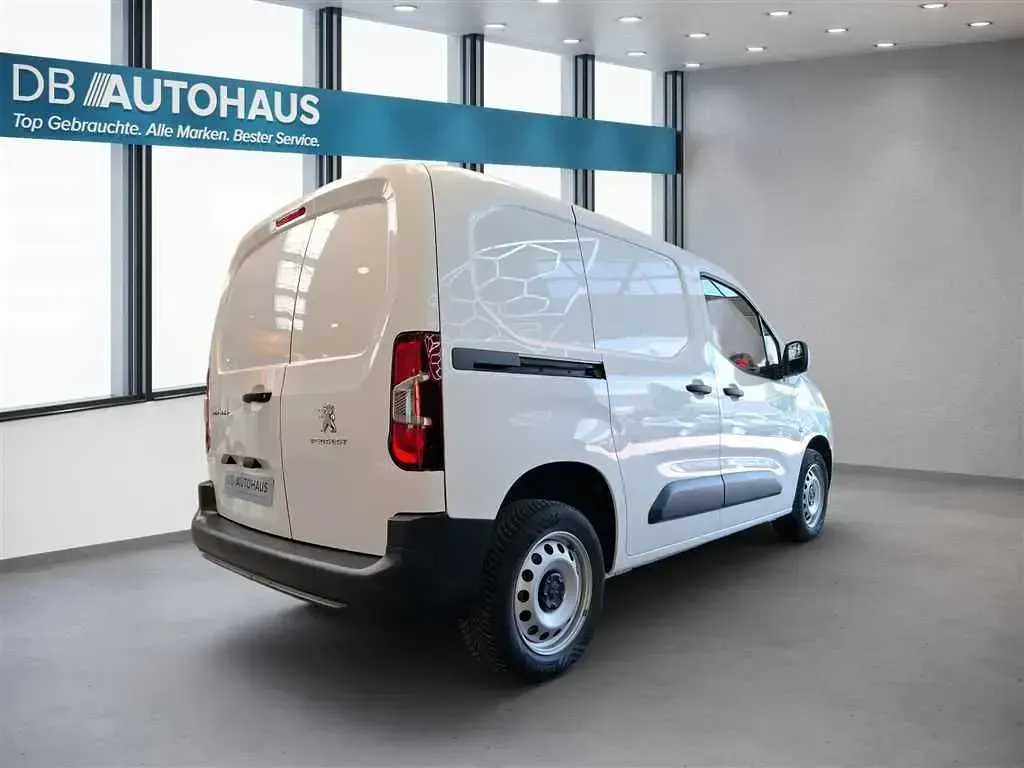 Gebraucht Peugeot Partner Premium 131 PS (96 kW) 2022 Weiß Van / Kleinbus