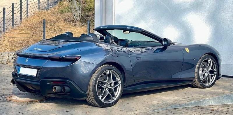 Neu Ferrari Roma 620 PS (456 kW) 2025 Blau Cabrio