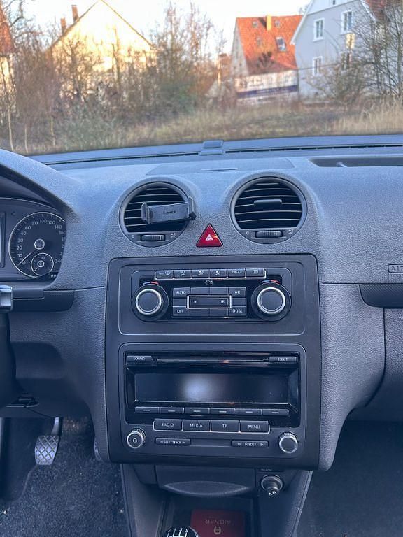 Gebraucht VW Caddy Maxi 105 PS (77 kW) 2011 Braun Van / Kleinbus