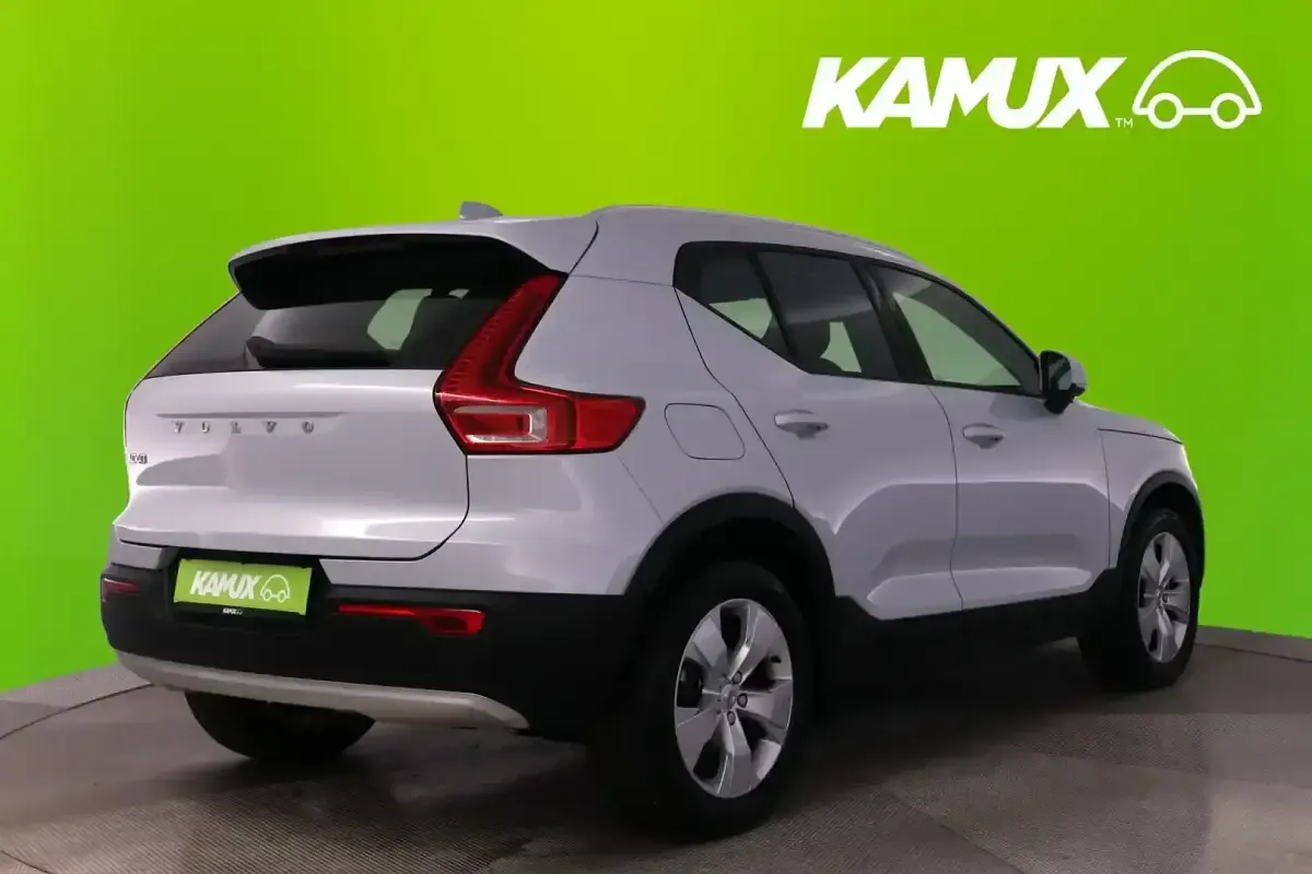 Gebraucht Volvo XC40 150 PS (110 kW) 2020 Silber / grau SUV