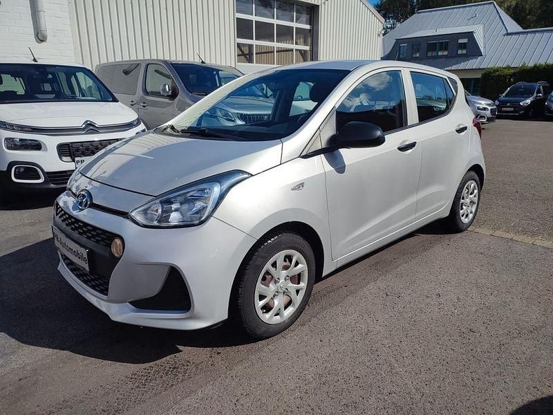 Silber Gebraucht 2019 Hyundai i10 Kleinwagen | 11.999 € (Fairer Preis) - Bild 1/4