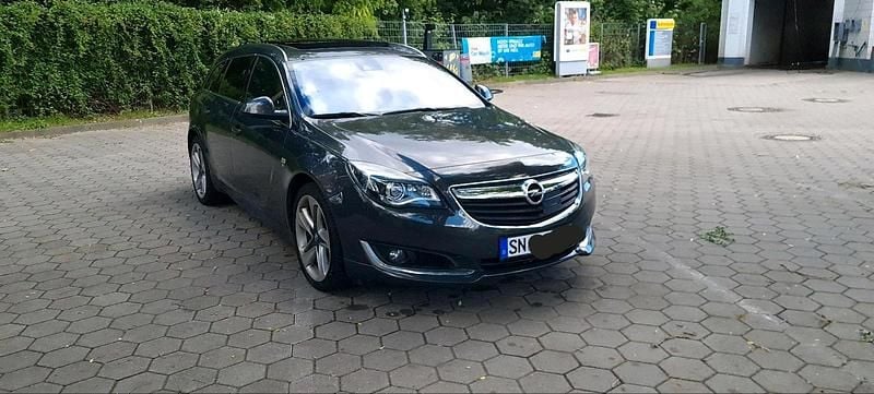 Grün Gebraucht 2015 Opel Insignia OPC Kombi | 8.790 € (Teuer) - Bild 1/4