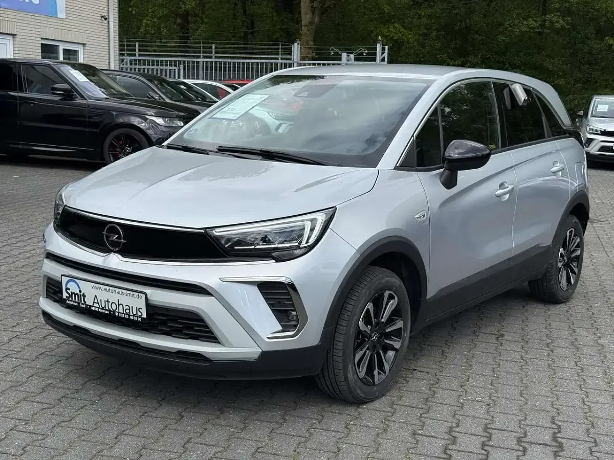 Usado Opel Crossland X Elegance 110 HP (80 kW) 2024 Prateado SUV