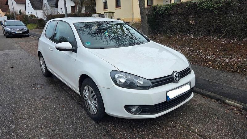 Weiß Gebraucht 2012 VW Golf Trendline Limousine | 5.999 € (Fairer Preis) - Bild 1/4