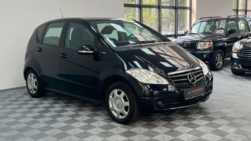 Schwarz Gebraucht 2011 Mercedes A160 Van / Kleinbus | 4.444 € (Fairer Preis) - Bild 1/4