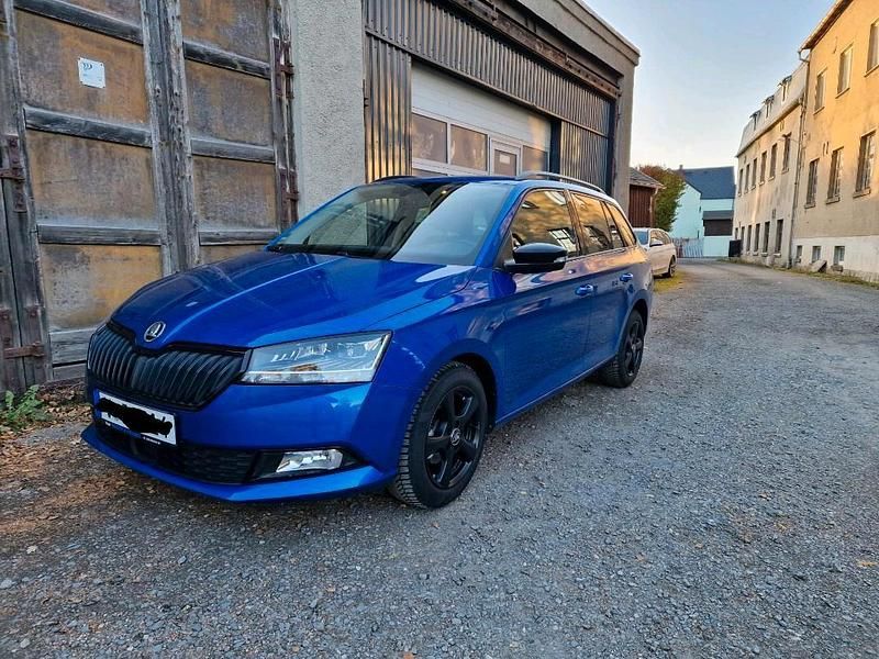 Blau Gebraucht 2021 Skoda Fabia Style Kombi | 15.399 € (Fairer Preis) - Bild 1/4