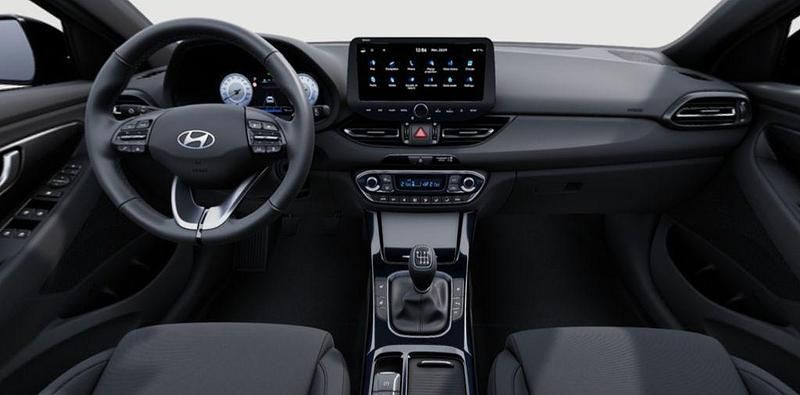 Neu Hyundai i30 97 PS (71 kW) 2026 Schwarz Limousine