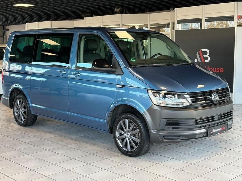 Blau Gebraucht 2016 VW Multivan Highline Van | 25.880 € (Fairer Preis) - Bild 1/4