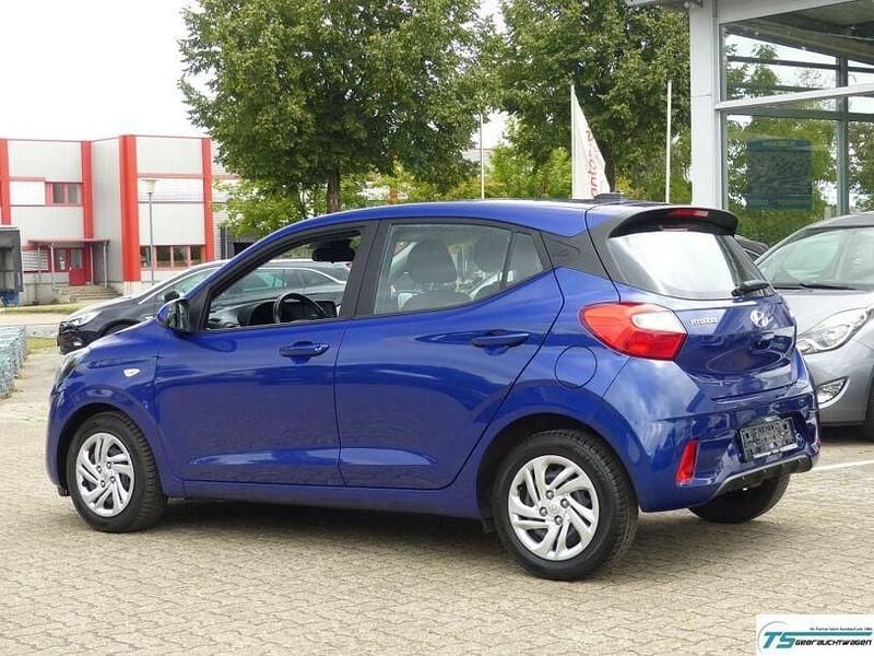 Gebraucht Hyundai i10 Select 67 PS (49 kW) 2023 Blau Kleinwagen