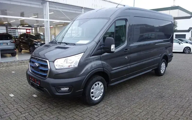Gebraucht Ford E-Transit Trend 135 kW (184 PS) 2022 Grau Van
