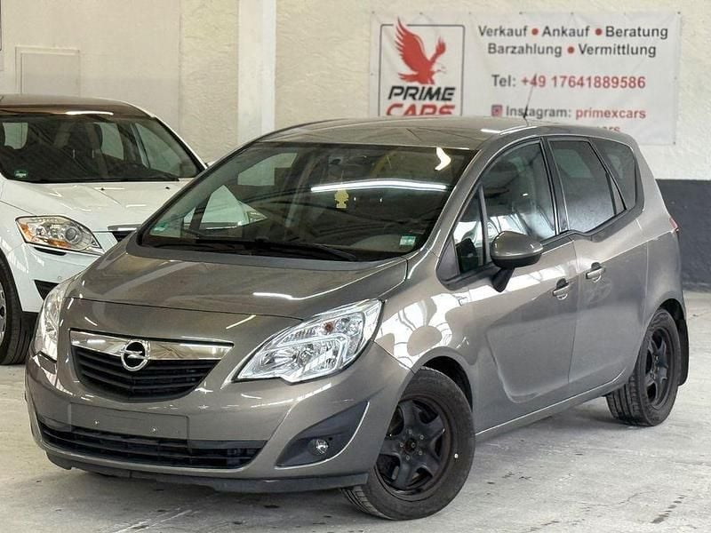 Grau Gebraucht 2011 Opel Meriva Design Edition Van / Kleinbus | 3.499 € (Guter Preis) - Bild 1/4