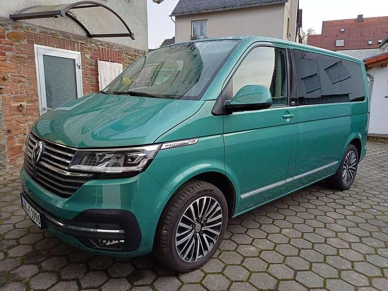 Gebraucht VW Multivan Generation Six 150 PS (110 kW) 2021 Grün Van