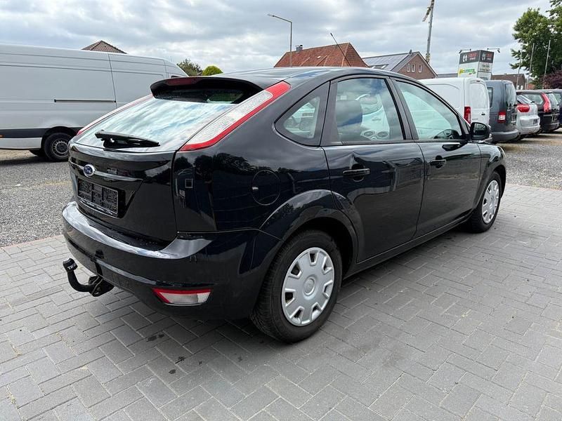 Gebraucht Ford Focus 101 PS (74 kW) 2010 Schwarz Limousine