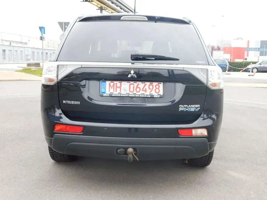 Gebraucht Mitsubishi Outlander P-HEV Basis 121 PS (88 kW) 2014 Schwarz SUV