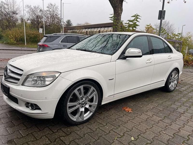 Gebraucht Mercedes C350 272 PS (200 kW) 2007 Calcitweiss  unilack Limousine