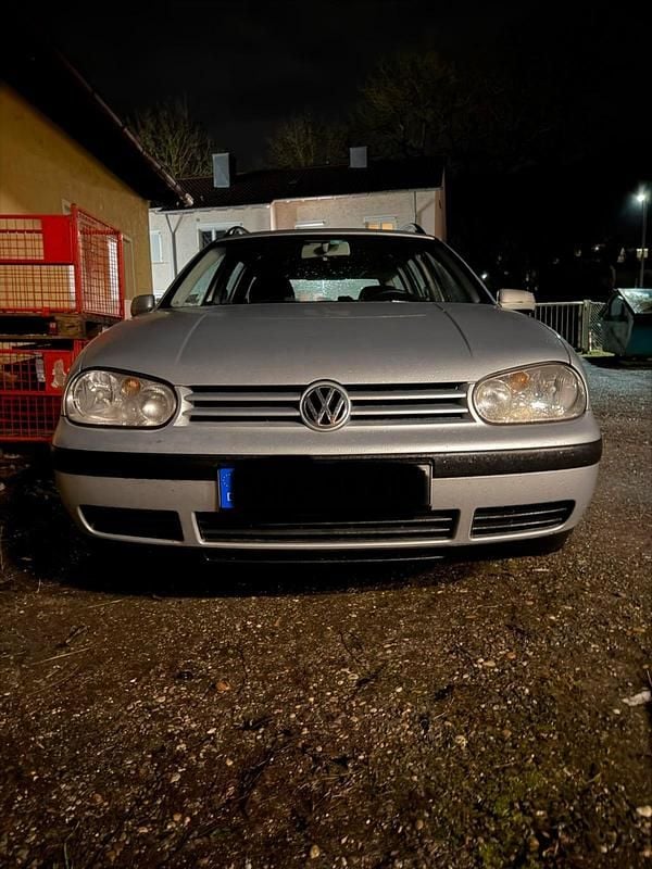 Gebraucht VW Golf IV 100 PS (73 kW) 2003 Silber Kombi
