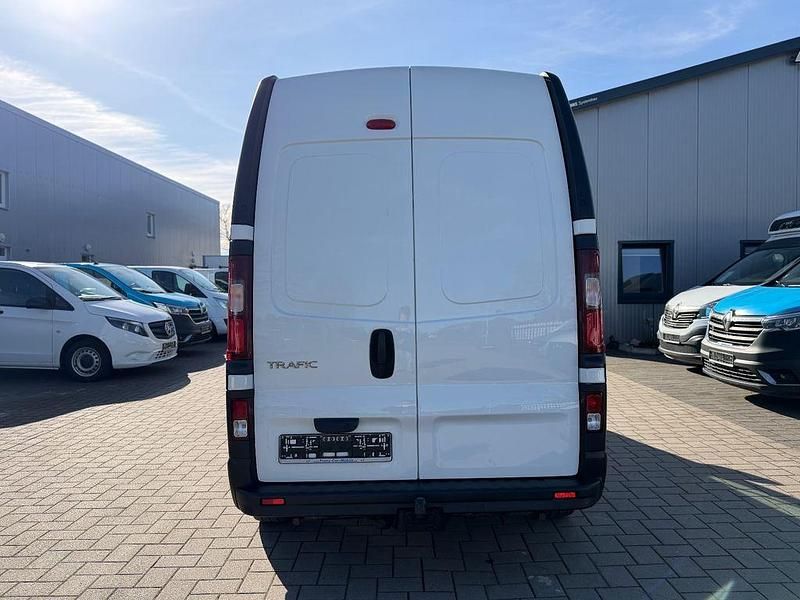 Gebraucht Renault Trafic Komfort 145 PS (106 kW) 2022 Weiß Van / Kleinbus