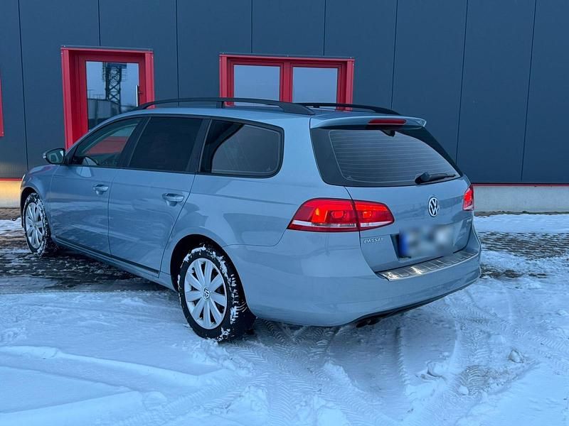 Gebraucht VW Passat 140 PS (102 kW) 2013 Silber Kombi