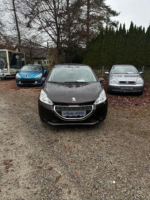 Gebraucht Peugeot 208 Active 95 PS (69 kW) 2012 Braun Kleinwagen