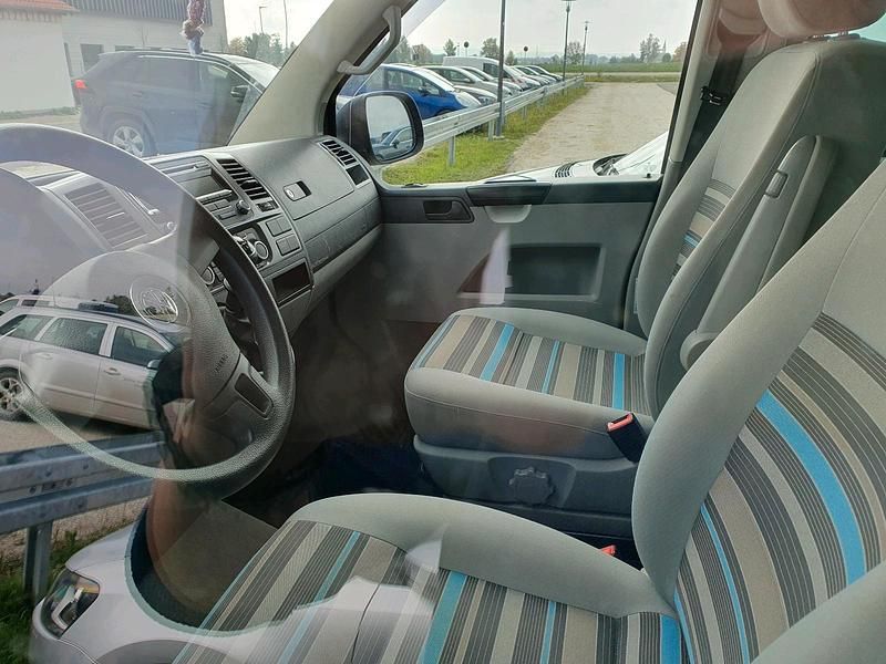 Gebraucht VW California Beach 179 PS (131 kW) 2012 Violet Van