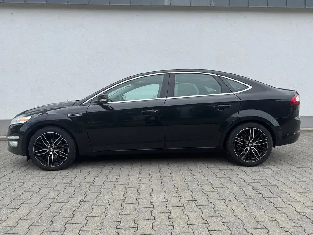 Gebraucht Ford Mondeo Titanium 163 PS (119 kW) 2013 Schwarz Limousine