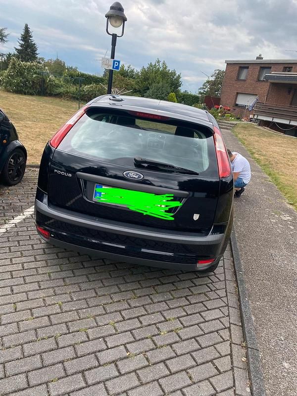 Gebraucht Ford Focus 108 PS (79 kW) 2006 Schwarz Coupé