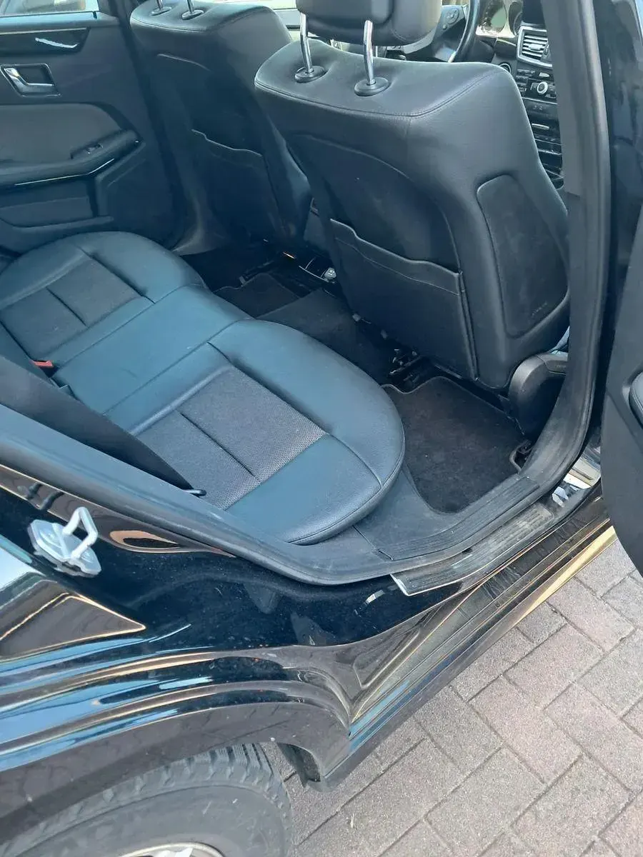Gebraucht Mercedes E220 Avantgarde 170 PS (125 kW) 2011 Schwarz Kombi