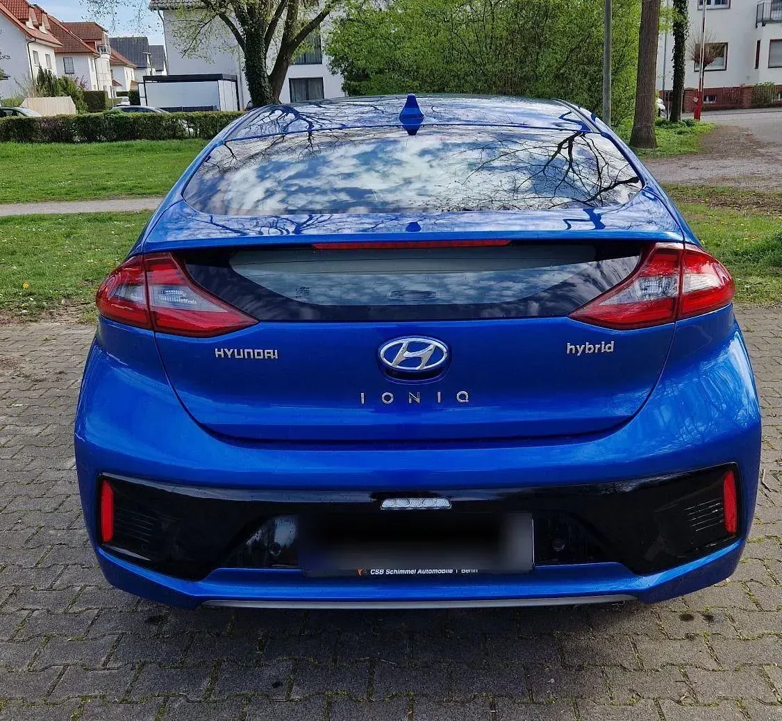 Gebraucht Hyundai Ioniq Premium 141 PS (103 kW) 2018 Blau Kleinwagen