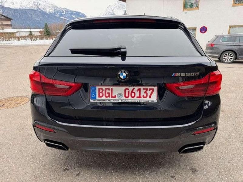 Gebraucht BMW 550 400 PS (294 kW) 2018 Carbonschwarz metallic Kombi