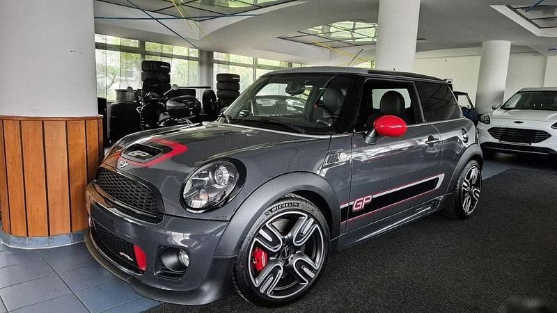 Grau Gebraucht 2013 Mini John Cooper Works Kleinwagen | 25.990 € (Etwas zu teuer) - Bild 1/4