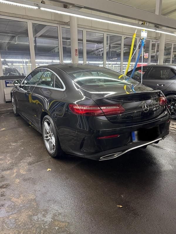 Gebraucht Mercedes E200 AMG line 184 PS (135 kW) 2017 Schwarz Coupé