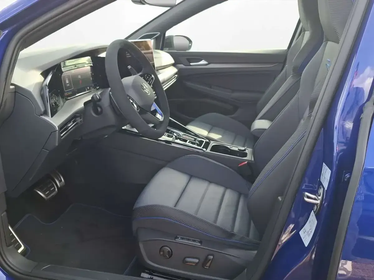 Neu VW Golf VIII R 333 PS (244 kW) 2026 Lapiz blue metallic Kombi