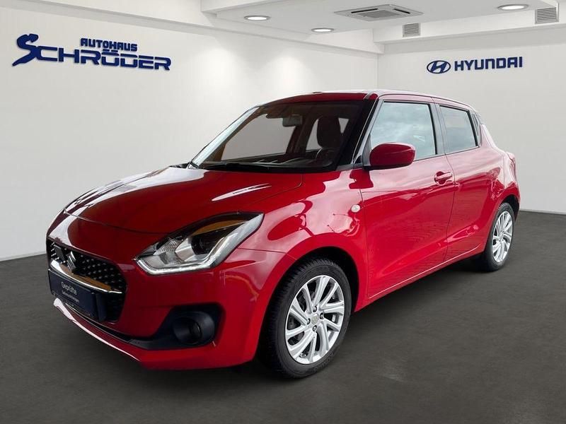 Rot Gebraucht 2023 Suzuki Swift Comfort Limousine | 15.900 € (Fairer Preis) - Bild 1/4